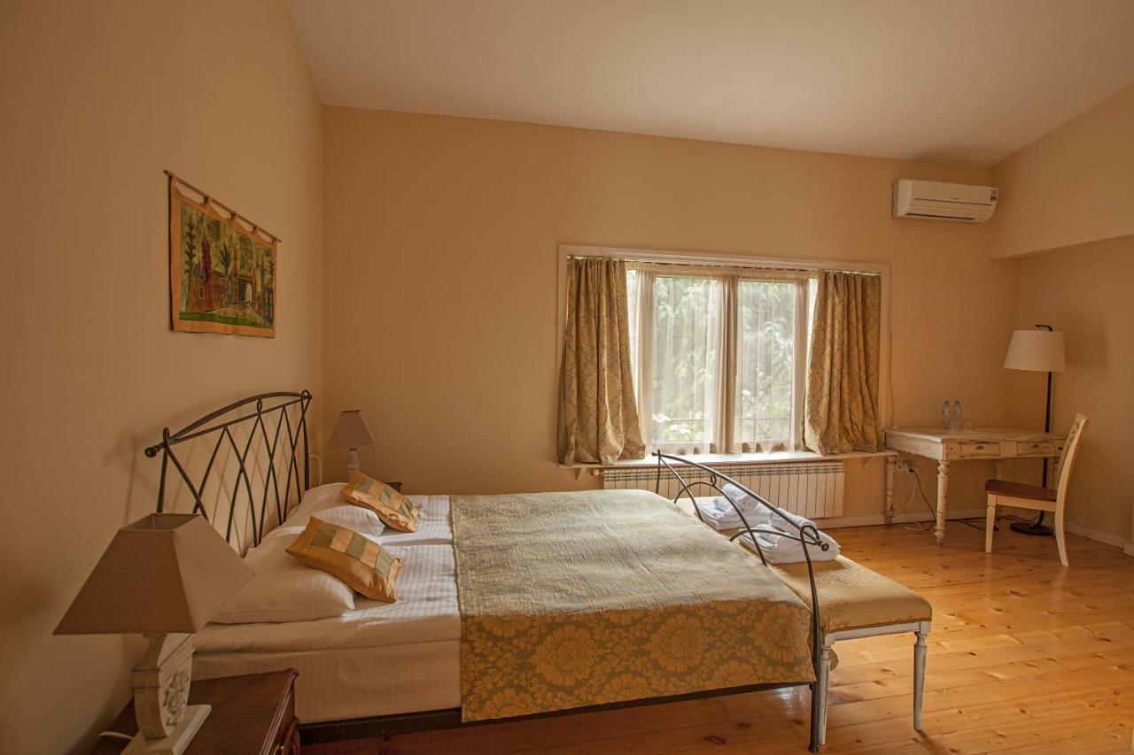 Caravan Villa Tbilisi Exterior foto