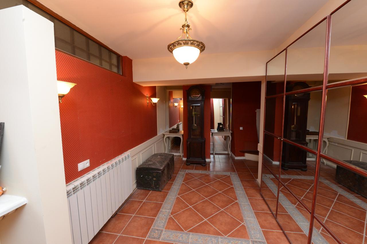 Caravan Villa Tbilisi Exterior foto